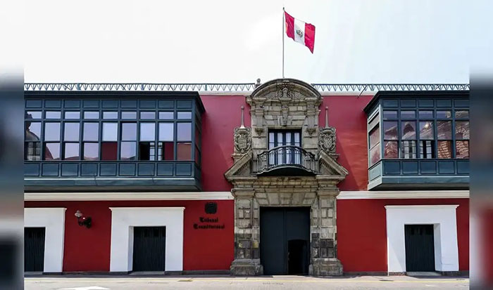 Sala Constitucional del Poder Judicial se rebela contra el Tribunal Constitucional y el JNE